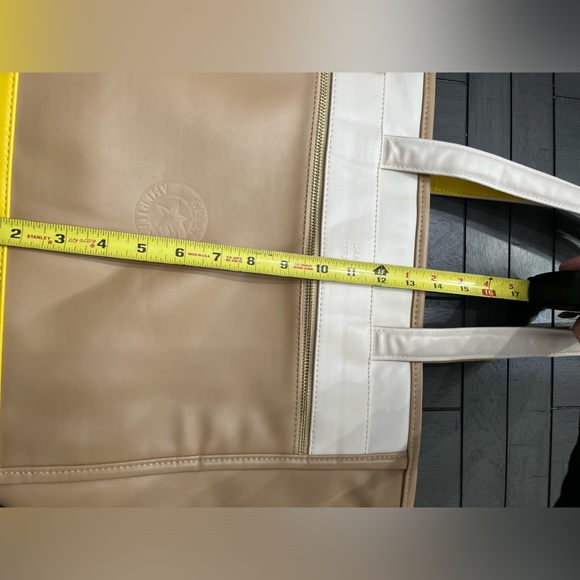 Isaac Mizrah large office bag. Has a laptop zip up soft cover as well. - Picture 4 of 16